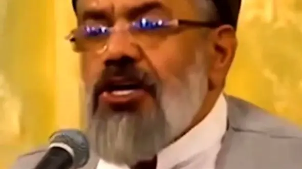 فیلم / مداحی حاج محمود کریمی درباره جنگ ایران و آمریکا