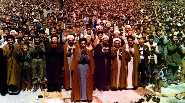 به مناسبت چهل و سومین سالروز اقامه نخستین نماز جمعه در کشور