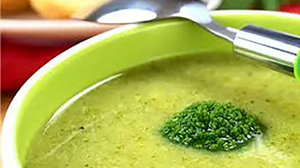 سوپ بروکلی و بادام