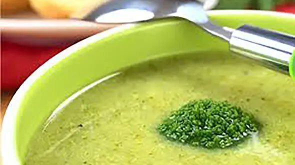 سوپ بروکلی و بادام