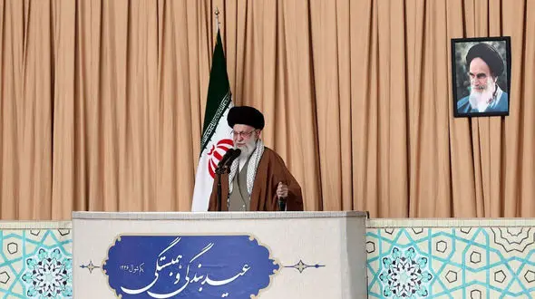 رهبر انقلاب: همه بدانند مواضع ما همان مواضعی است که بود/ تنها نیروی نیابتی در منطقه رژیم صهیونیستی است