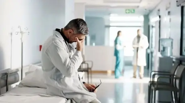 خودکشی دانشجویان در ایران از زبان معاون وزیر بهداشت !