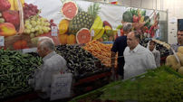 حضور عجیب وزیر جهاد کشاورزی در بازار میوه تهران / آقای وزیر؛ مشکلات کشاورزان حل شد؟