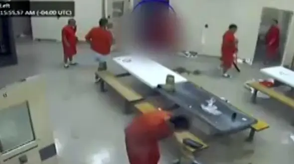 قتلی که از چشم تیزبین زندانبان، مخفی ماند + فیلم