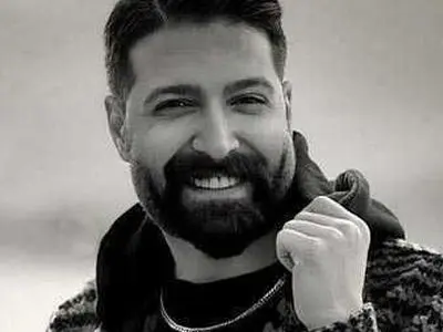 دانلود آهنگ مرا ببین که بعد تو دچار جای خالیم از حمید هیراد + متن کامل 