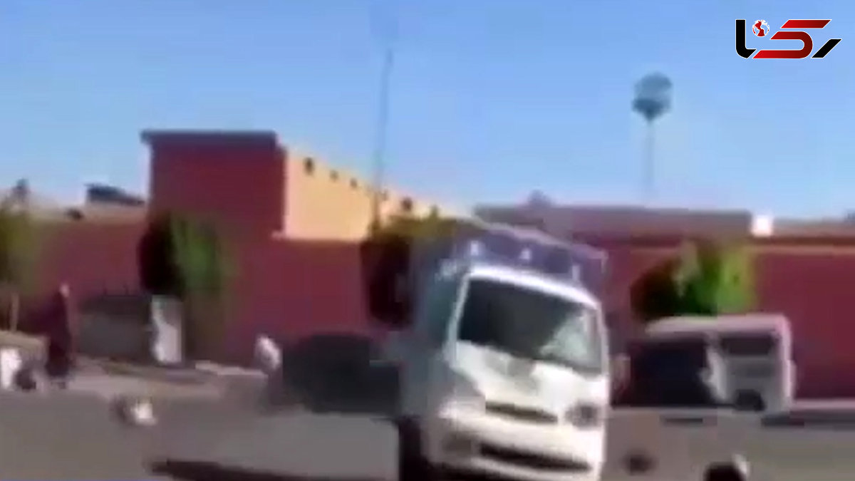 صحنه‌ای تکان‌دهنده در خیابان که یک شهروند با موبایل خود ثبت کرد!+فیلم