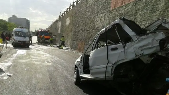 ویتارا پراید را در خیابان مرزداران له کرد + عکس 