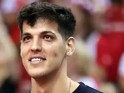 فیلم/  اسماعیل مسافر رفاقت را در حق صابر کاظمی، ستاره پَرپَرشده والیبال ایران تمام کرد/ روحش شاد و یادش گرامی