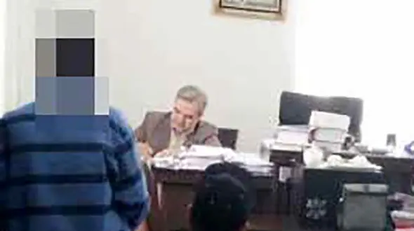 مرد دوربین مخفی در آپارتمان نصب کرد و مچ زنش را با مرد غریبه در وضعیت بد گرفت + عکس