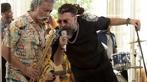 علی انصاریان خواننده شد / ظاهر کاملا متفاوت علی انصاریان + عکس