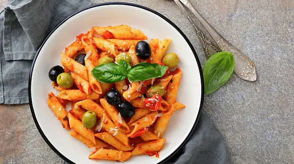 مبارزه با نفخ شکم با این مواد غذایی