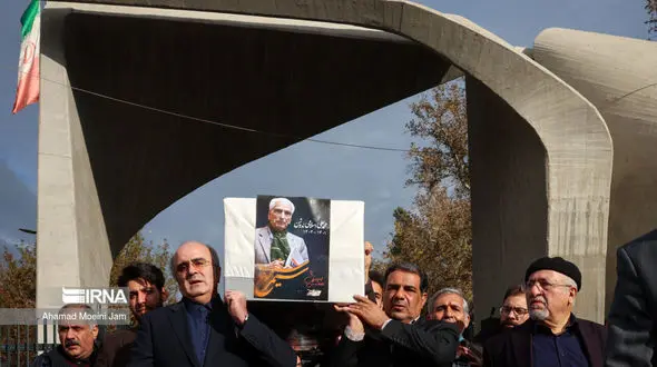 تشییع پیکر محمدعلی اسلامی ندوشن از دانشگاه تهران + عکس