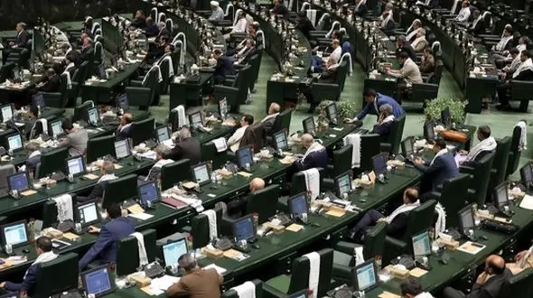 فشار یک نماینده مجلس بر وزیر: حکم انتصاب پدرزنم چرا معطل ماند؟