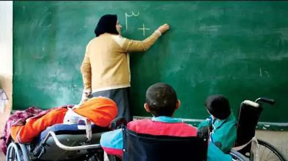 علت استخدام معلم با مجوزهای آزاد توسط آموزش و پرورش 