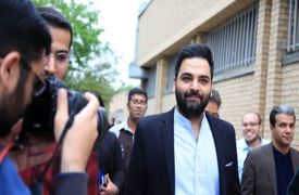 رونمایی از بادیگاردهای موتوری و پیاده احسان علیخانی، مجری خوشتیپ تلویزیون در راه رفتن به سینما+عکس/ چه اُبهتی، چه شکوهی