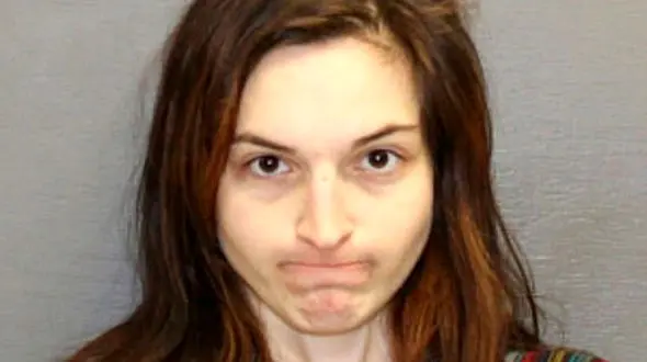 بازداشت زن جوان به خاطر حمله به معشوقه اش+عکس