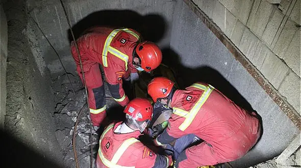 سقوط کارگرجوان به داخل چاهک آسانسورساختمان درحال ساخت