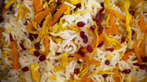 هویج‌ پلو با مرغ ناهار فردا + فیلم