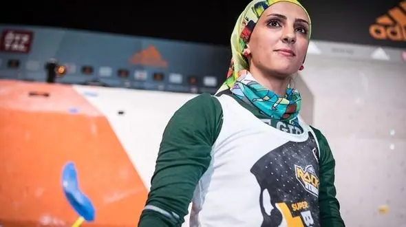 الناز رکابی: از مردم عذرخواهی می‌کنم !