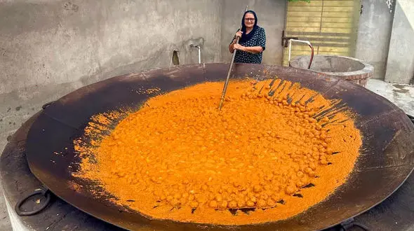 غذای سنتی هند؛ تجربه‌ای لذیذ با پخت کوفته مالای در ساج بزرگ + فیلم