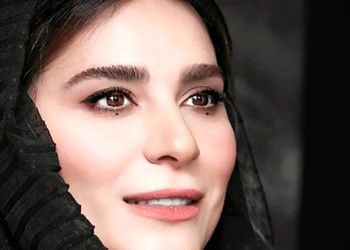 فیلم /  صحنه‌ جگرسوز ضجه های سحر دولتشاهی در مراسم خاکسپاری عزیر دلش ...