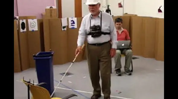 راه رفتن بی دردسر نابینایان با دوربین ۳ بعدی