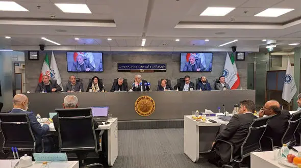 اعلام سیاست ارزی جدید دولت / وزیر اقتصاد: کاهش تورم در راه است