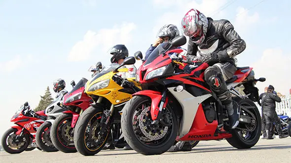 مرگ دردناک سه جوان ایرانی در پیست موتورسواری بندر عباس + جزییات