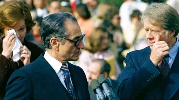 موضع هسته‌ای یکسان آمریکا در برابر رژیم پهلوی و جمهوری اسلامی/ شاه چه پاسخی داده بود؟