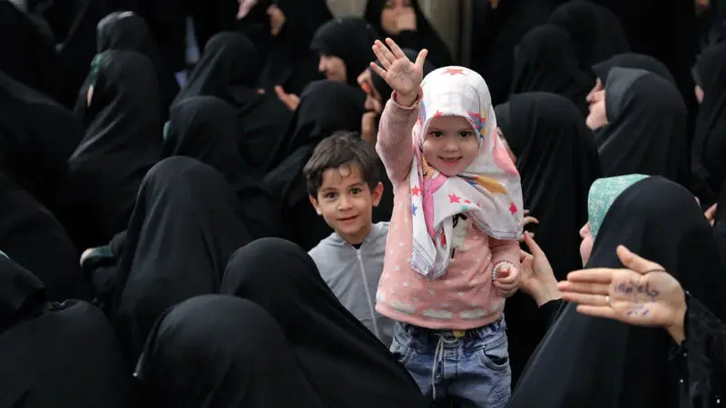  حضرت آیت‌الله خامنه‌ای رهبر معظم انقلاب اسلامی، هم‌اکنون در جمع هزاران نفر از اقشار مختلف مردم