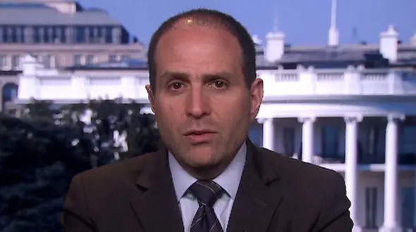 معاون رابرت مالی کناره گیری می کند