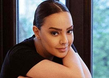 استایل جوان‌پسند اِبرو گوندش در سن 51 سالگی