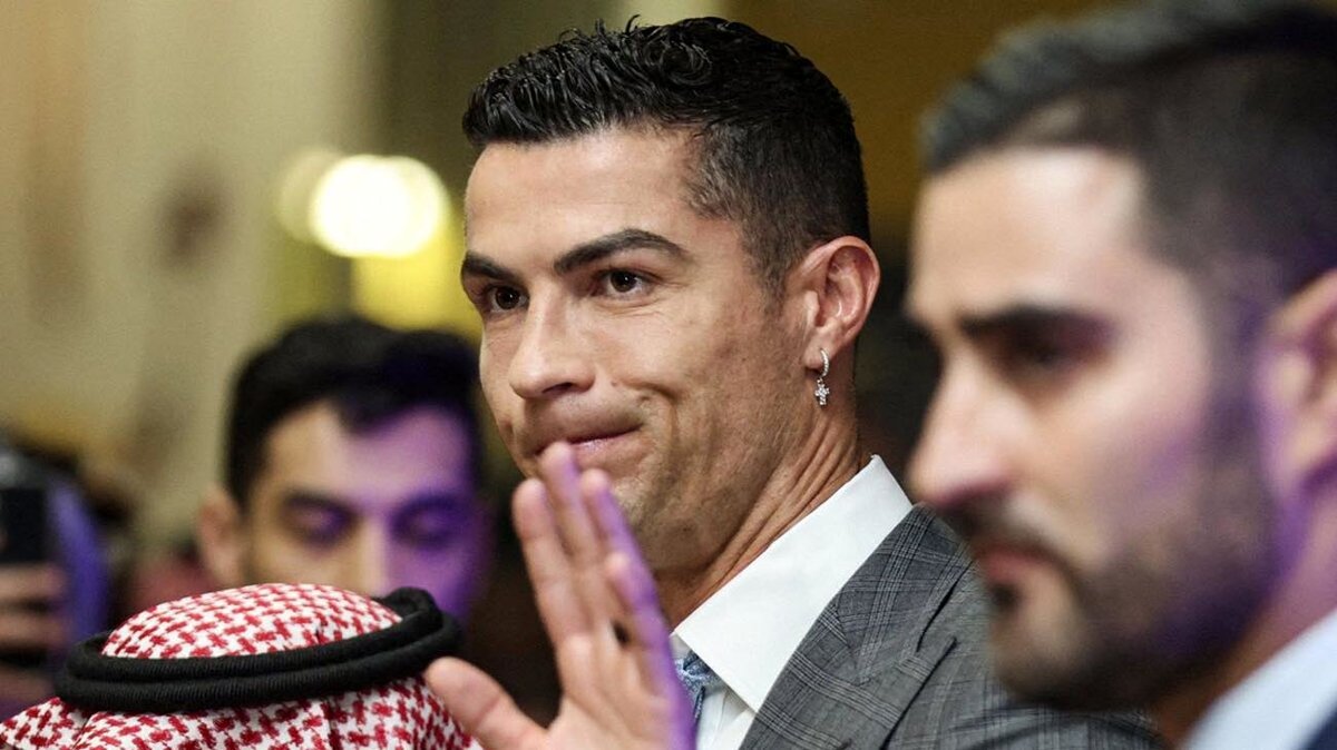 فیلم استقبال شاهزاده‌های سعودی از رونالدو/ دیدار با CR7 در یک رستوران لاکچری