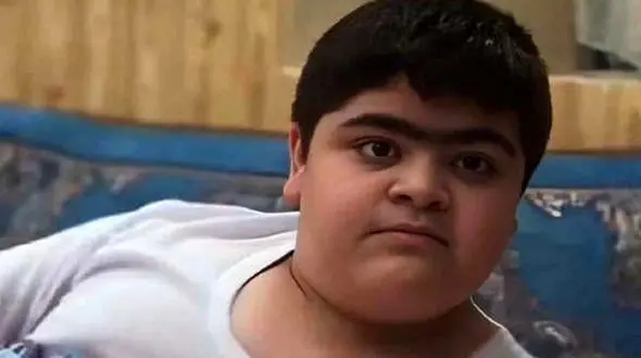 تصویر دیده نشده ابوالفضل رجبی، ستاره جوان سریال پایتخت، به همراه برادر کوچکتر خود / قاب دو نفره مازندرانی