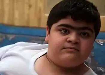 تصویر دیده نشده ابوالفضل رجبی، ستاره جوان سریال پایتخت، به همراه برادر کوچکتر خود / قاب دو نفره مازندرانی