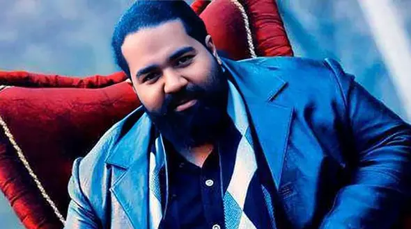 عاشقانه ای جذاب از رضا صادقی و همسر فرنگی اش در شب تولد ماه بانو!