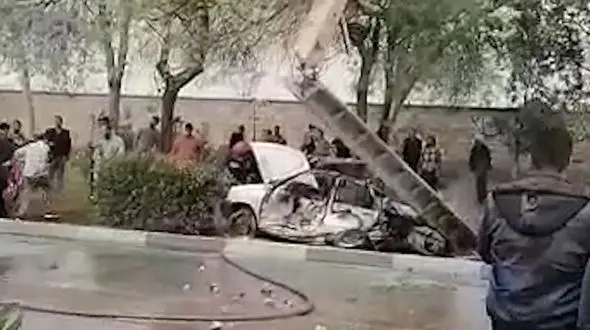 فیلم مرگ دردناک مرد اهوازی در تصادف با تیر برق 