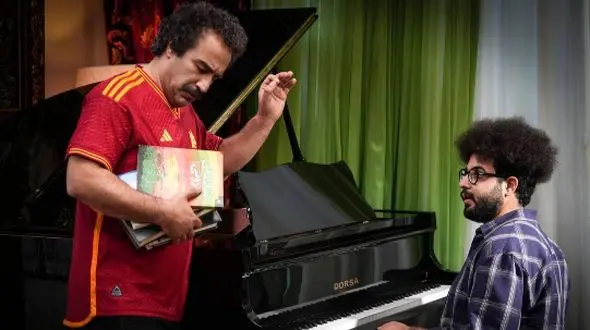 عکس متفاوت بازیگر پایتخت در جزیره هرمز