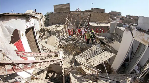 عروس جوان را در بیمارستان مشهد گرو نگه داشته اند / او از یک حادثه دلخراش نجات یافته است +  عکس