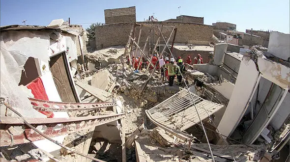عروس جوان را در بیمارستان مشهد گرو نگه داشته اند / او از یک حادثه دلخراش نجات یافته است +  عکس