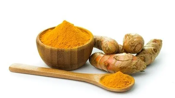 لایه بردار طبیعی برای مقابله با لکه های پوست