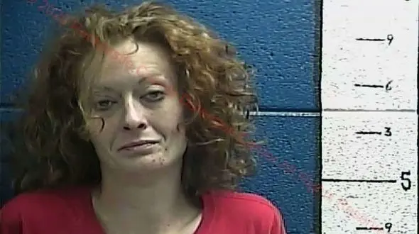 زن عصبانی همسایه اش را با 2 سگ کشت+عکس / آمریکا