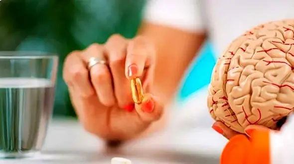 بهترین مولتی ویتامین برای تقویت حافظه / 5 داروی ضد فراموشی