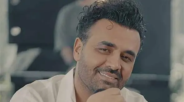 فیلم / موزیک ویدئوی «میثم ابراهیمی» از آهنگ عاشقانه و احساسی «لالایی عشق»/ من با تو تهشو دیدم خوشگل بی نقص، فدات بشم اصلا شبیهت جایی ندیدم!