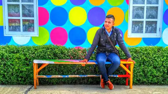 دهکده رنگین کمانی با تنوع رنگ های شاد و دل انگیز+تصاویر دیدنی