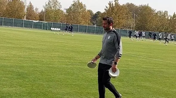 مربیان ایرانی اجازه نزدیک شدن به تیم ملی را ندارند/ 7خارجی بدون حتی 1 ایرانی!