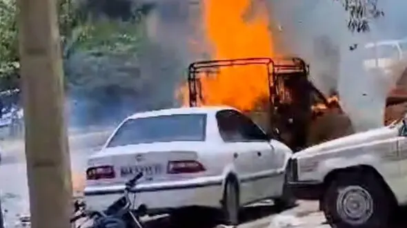 فیلم لحظه انفجار خودروی حامل اسپری رنگ و گاز فندک در کمربندی خرمشهر