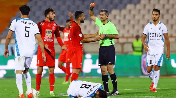 مهدی عبدی اولین اخراجی پرسپولیس در لیگ نوزدهم