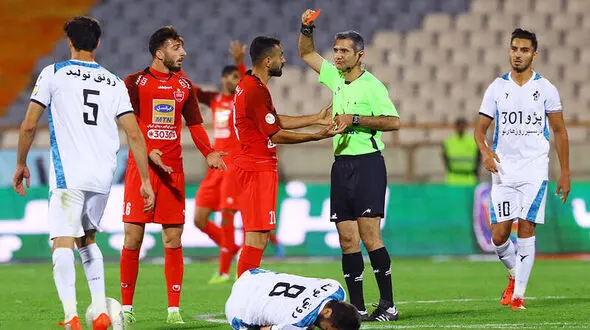 مهدی عبدی اولین اخراجی پرسپولیس در لیگ نوزدهم