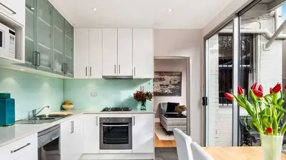 با انتخاب شیشه رنگی، سبکی خاص در دکوراسیون داخلی داشته باشید